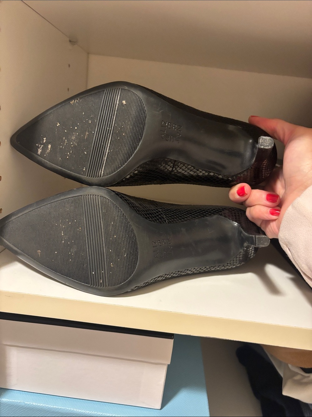 Naturalizer Black Snake-Embossed Pointed-Toe Pumps 8 Wide - Picture 7 of 7